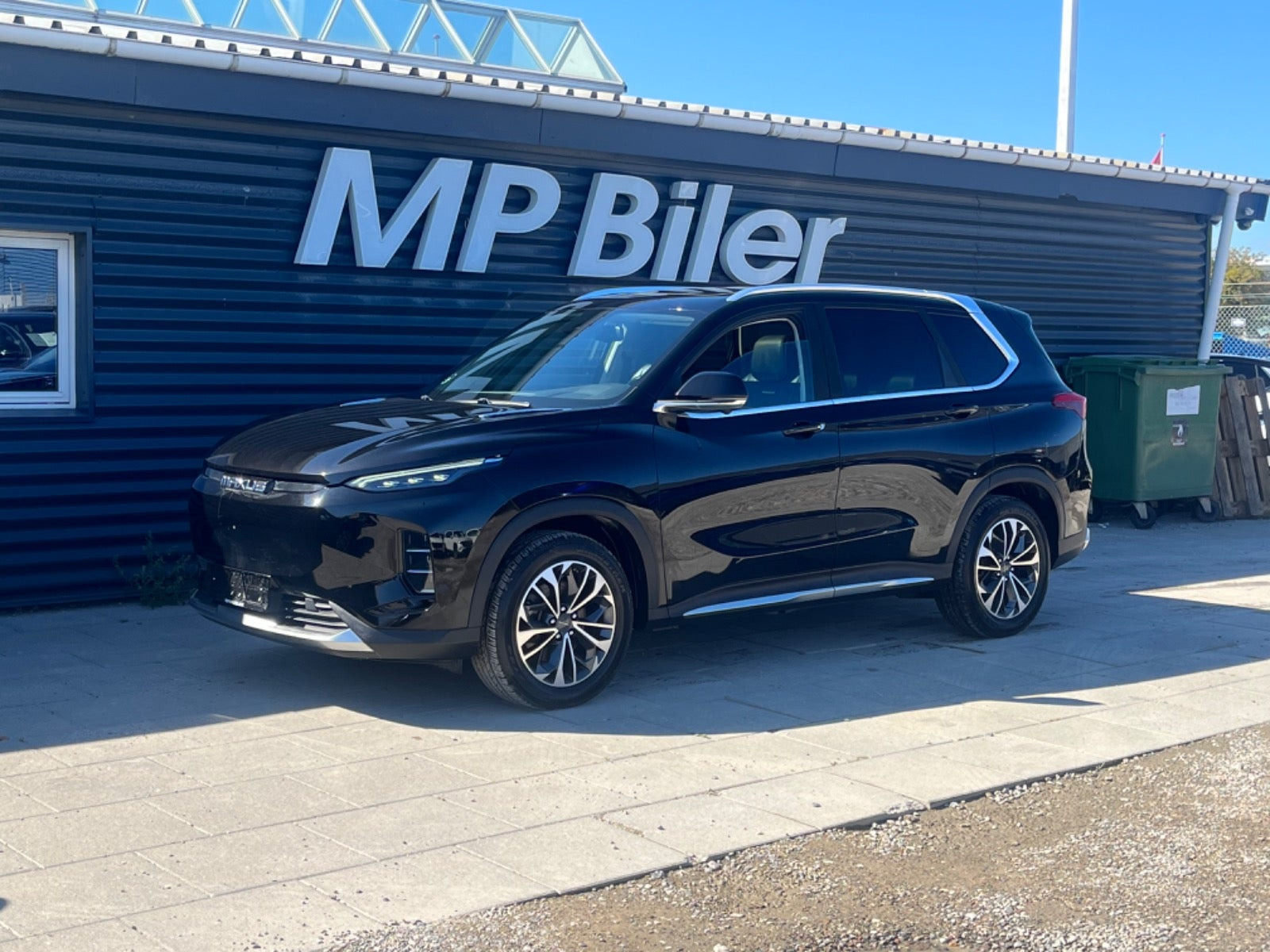 Sort Maxus Euniq6 fra 2023
