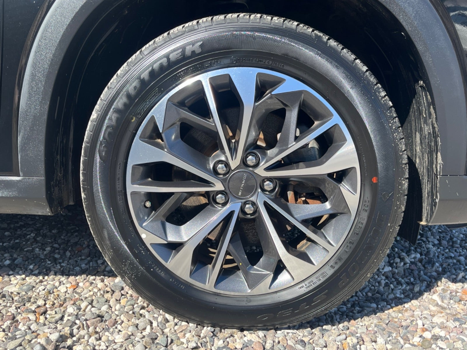 Sort Maxus Euniq6 fra 2023