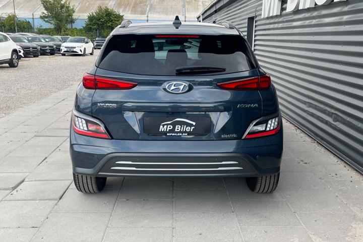 Blå Hyundai Kona fra 2023