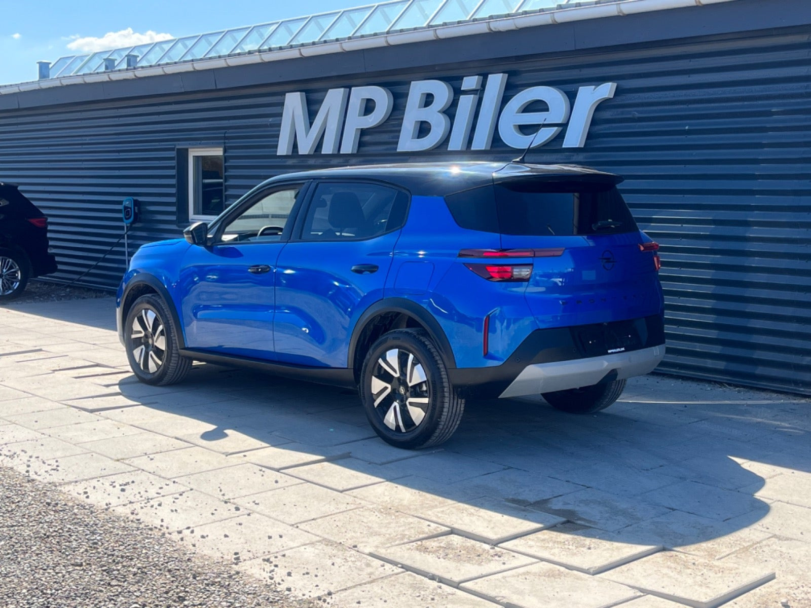 Blå Opel Frontera fra 2025