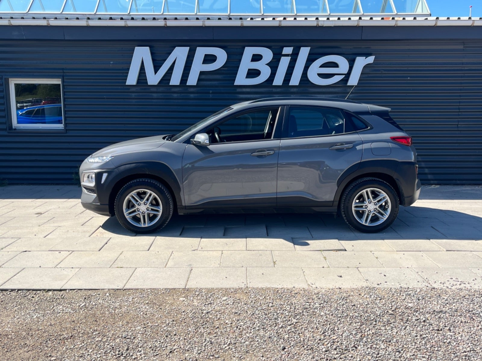 Grå Hyundai Kona fra 2020