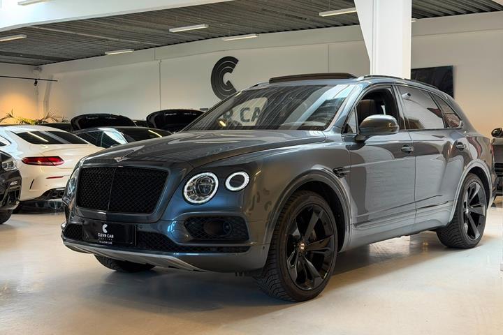 Grå Bentley Bentayga fra 2020