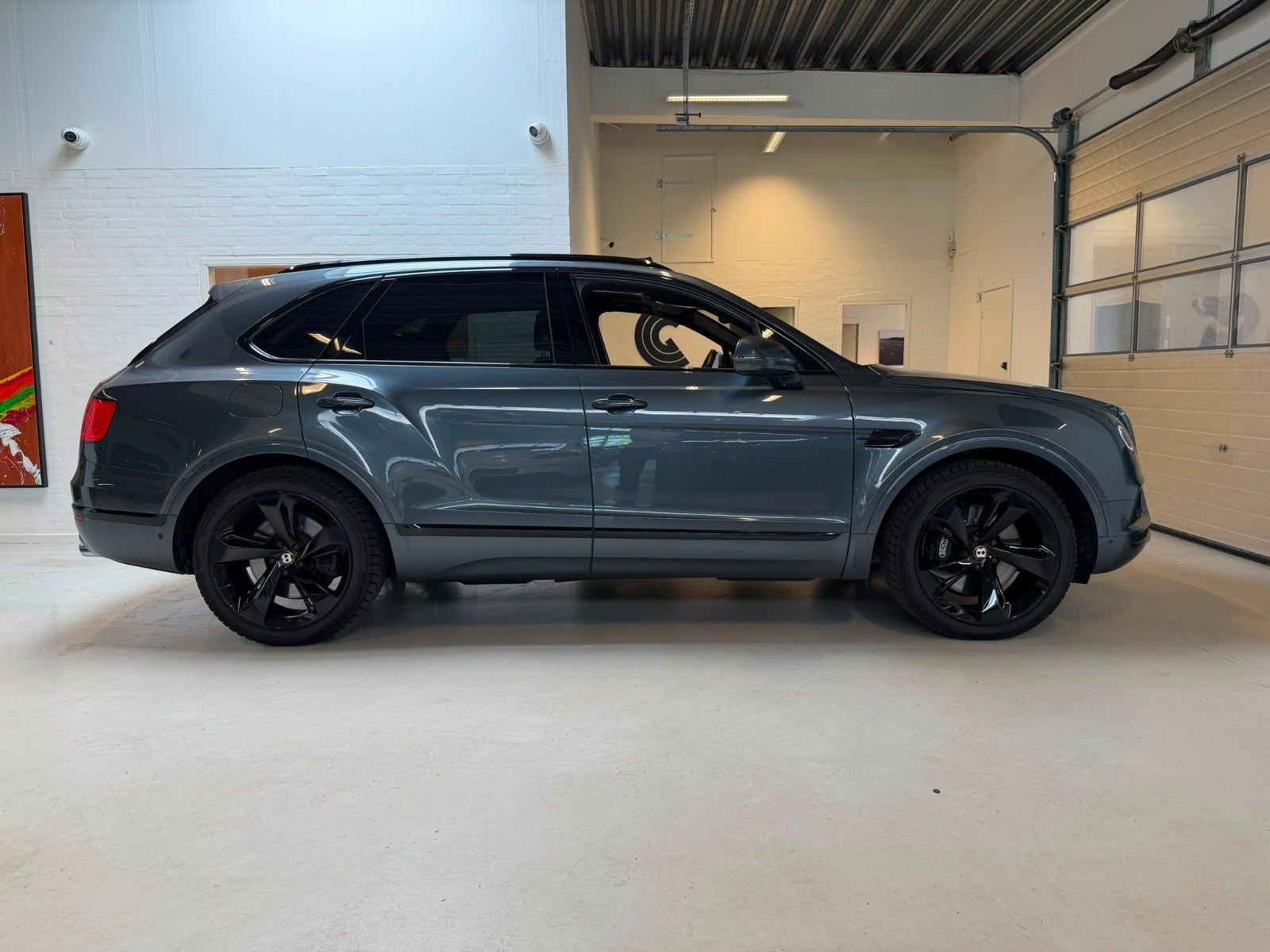 Grå Bentley Bentayga fra 2020