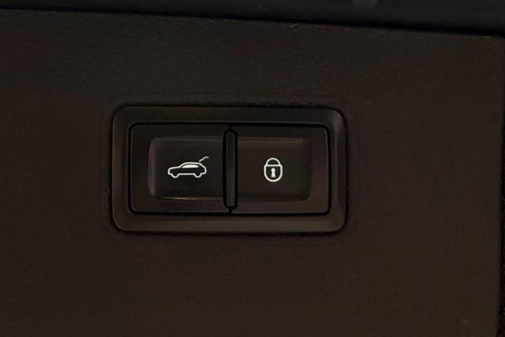 Grå Bentley Bentayga fra 2020