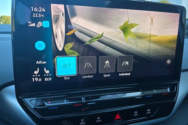 Blå VW ID.4 fra 2022