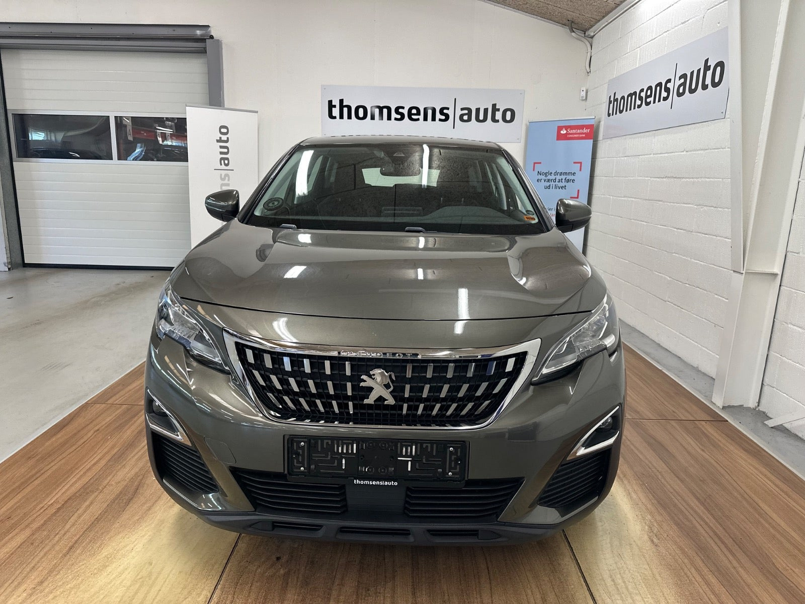 Grå Peugeot 3008 fra 2019