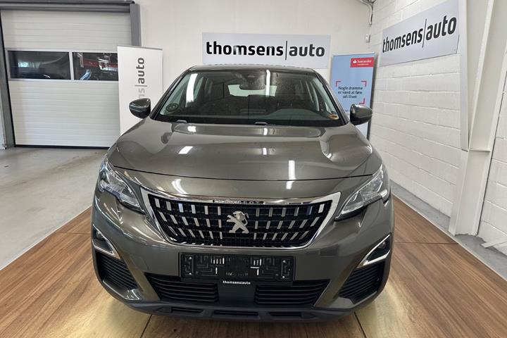 Grå Peugeot 3008 fra 2019