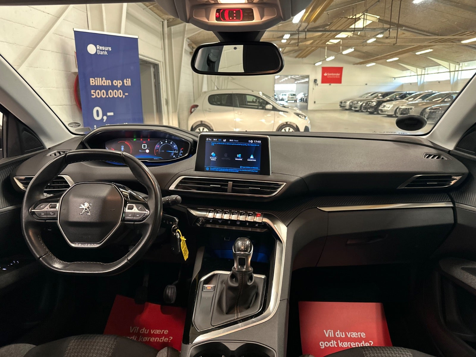 Grå Peugeot 3008 fra 2019