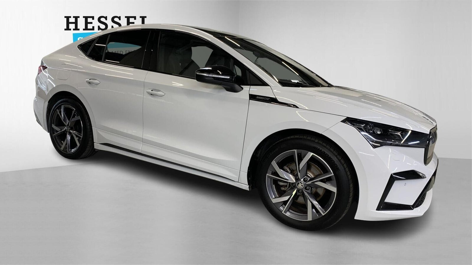 Hvid Skoda Enyaq fra 2023