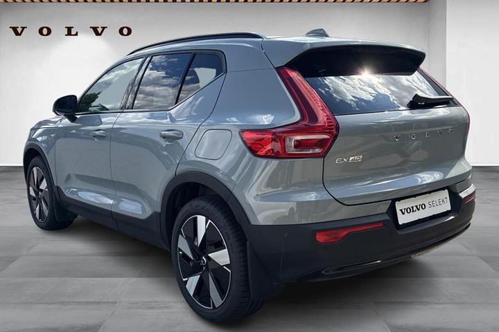 Grå Volvo EX40 fra 2025