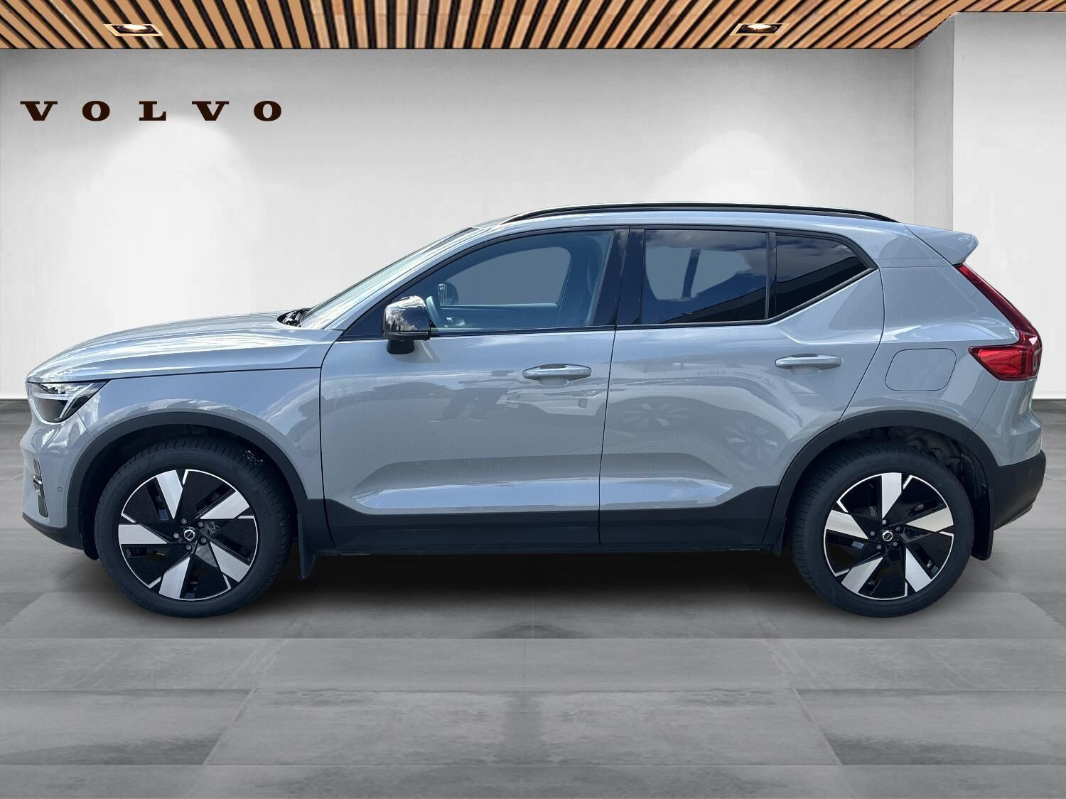Grå Volvo EX40 fra 2025