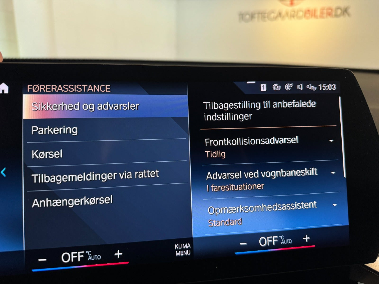 Sølv BMW iX1 fra 2023