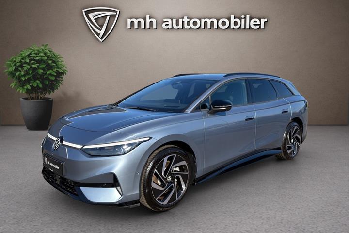 Blå VW ID.7 fra 2026 set udefra