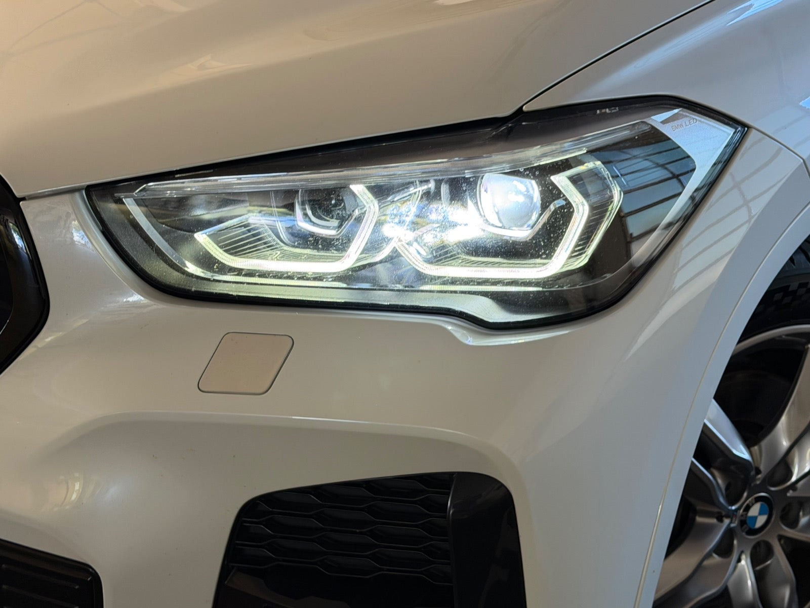 Hvid BMW X1 fra 2021