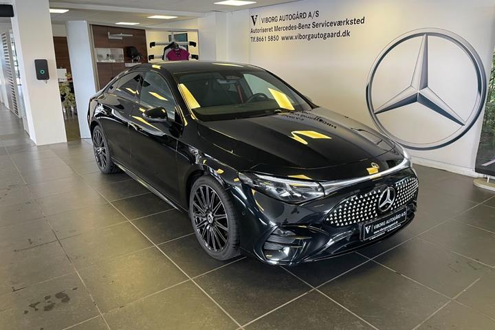 Sort Mercedes CLA250+ fra 2025