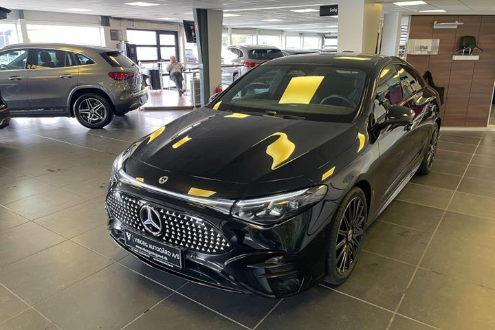 Sort Mercedes CLA250+ fra 2025
