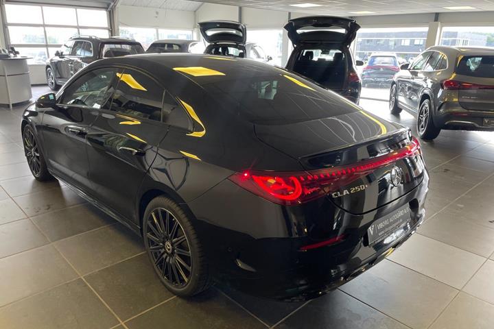 Sort Mercedes CLA250+ fra 2025
