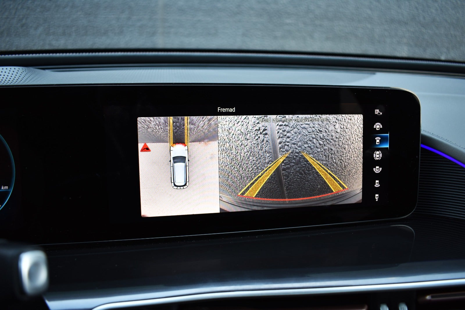 Sort Mercedes EQC400 fra 2023