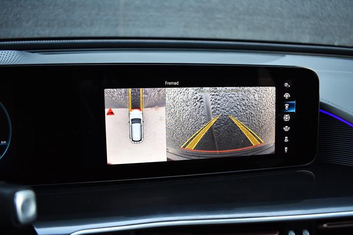 Sort Mercedes EQC400 fra 2023