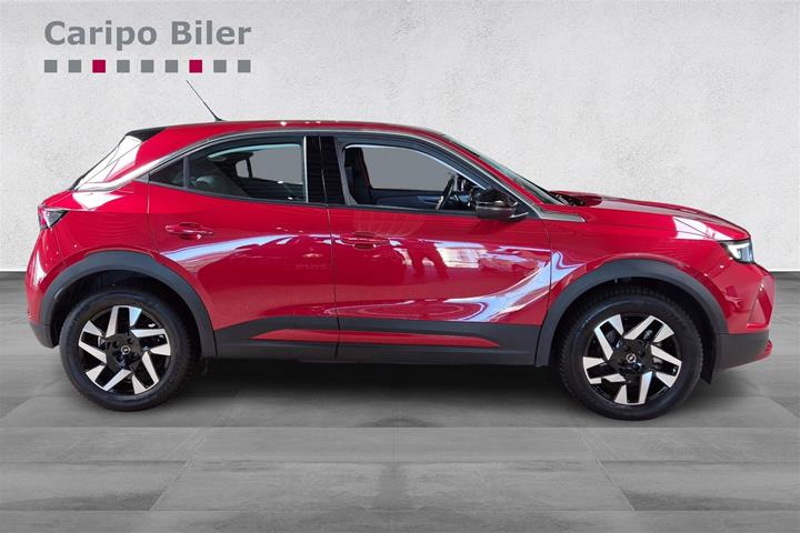 Rød Opel Mokka-e fra 2023