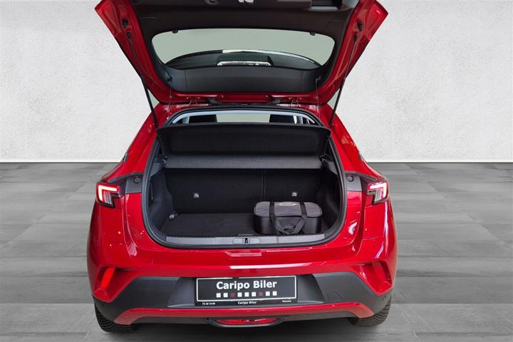 Rød Opel Mokka-e fra 2023