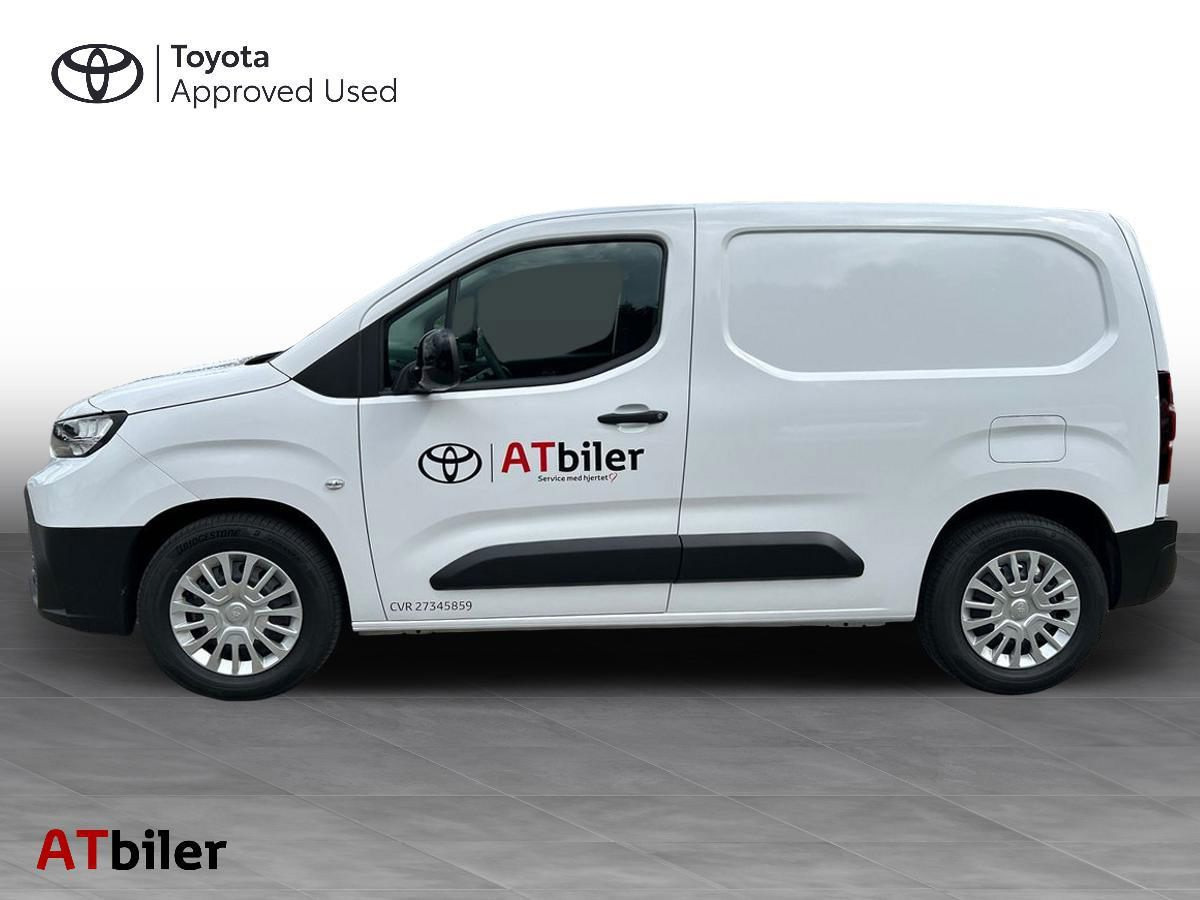 Hvid Toyota Proace City Electric fra 2025