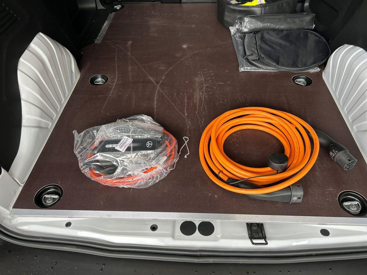 Hvid Toyota Proace City Electric fra 2025