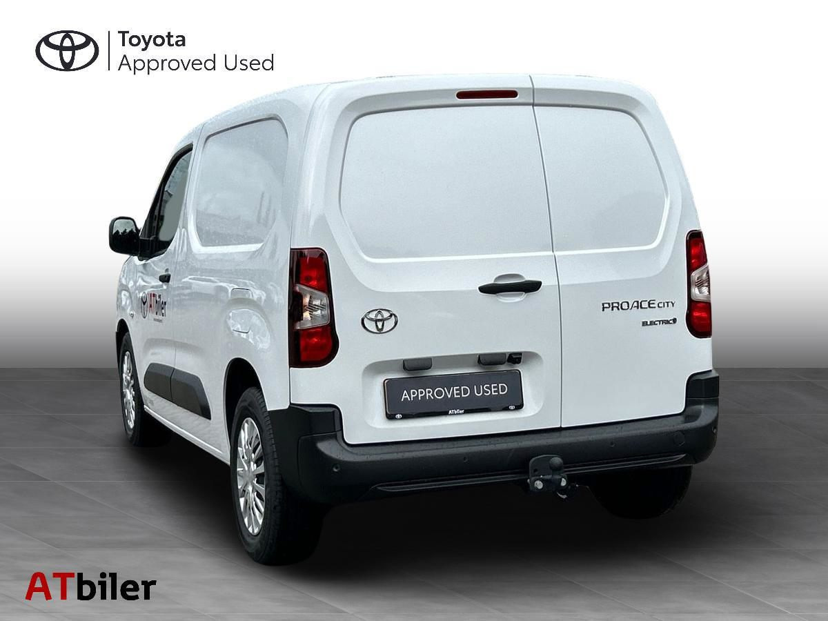 Hvid Toyota Proace City Electric fra 2025