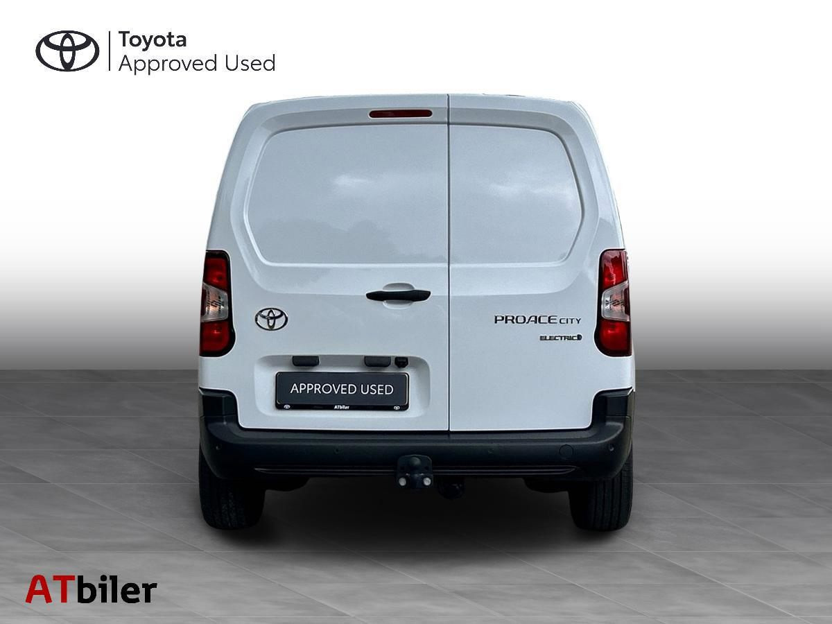 Hvid Toyota Proace City Electric fra 2025