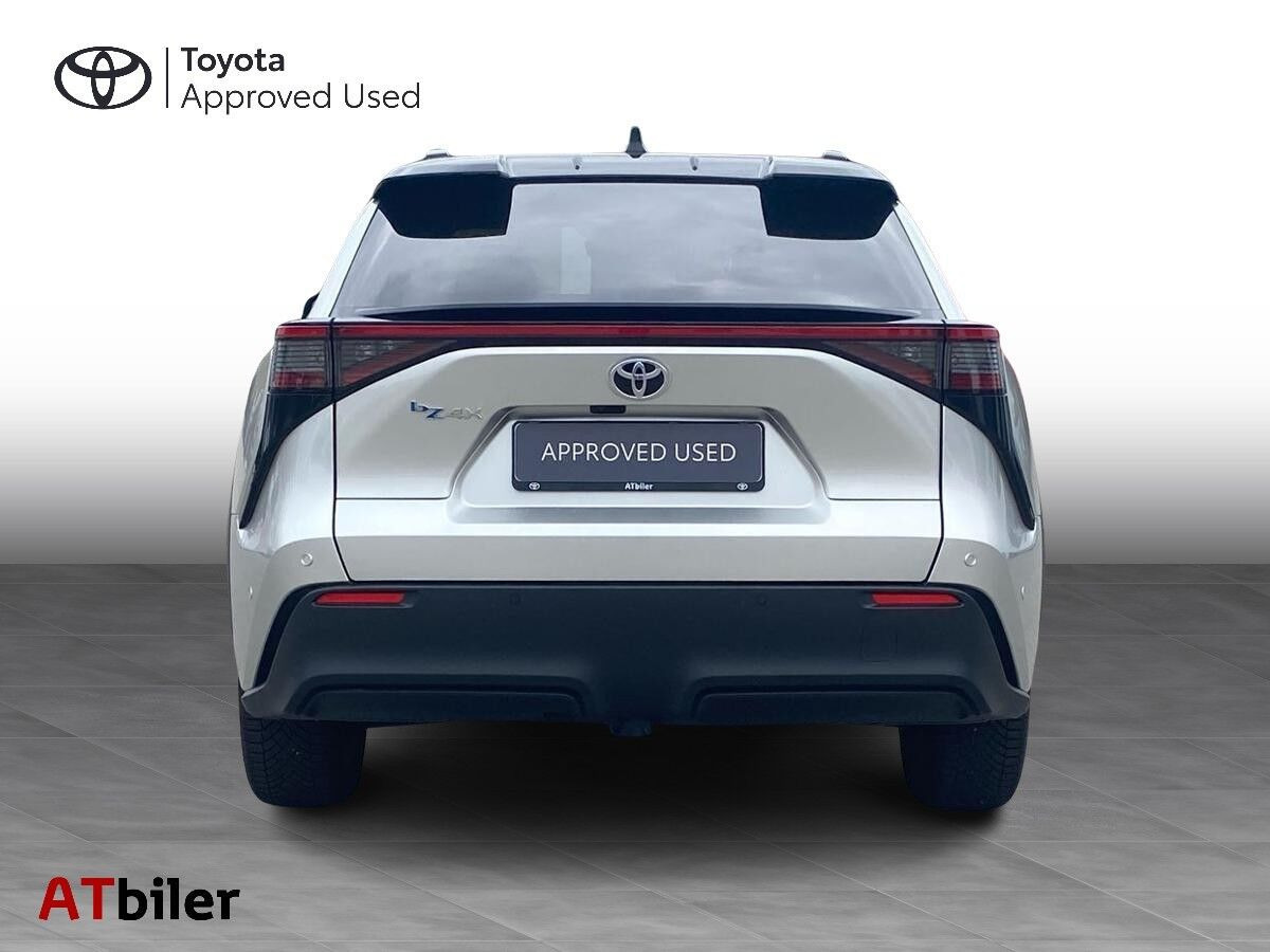undefined Toyota BZ4X fra 2025