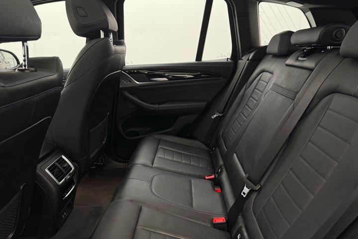 Grå BMW iX3 fra 2022