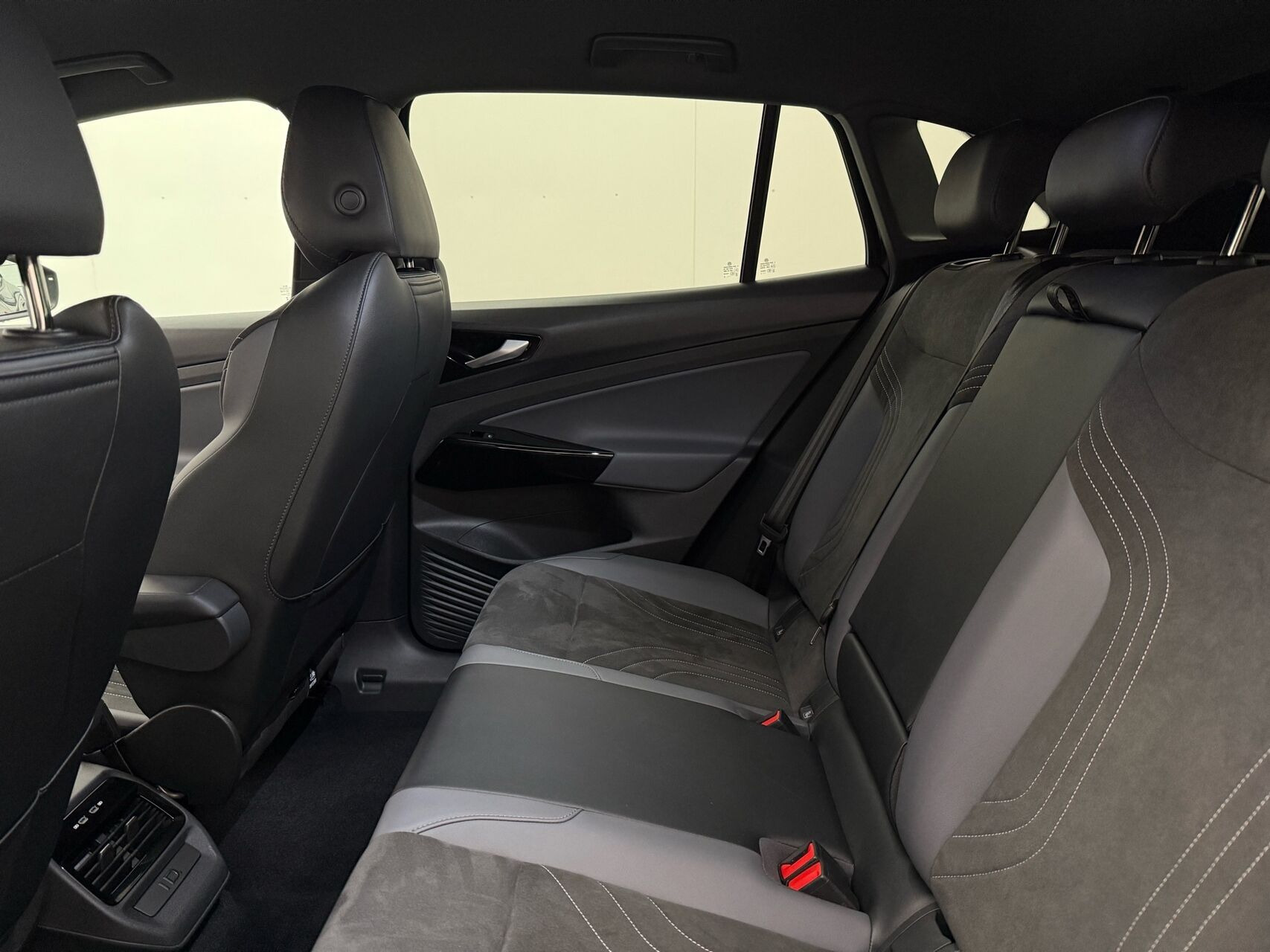 Sort VW ID.4 fra 2023