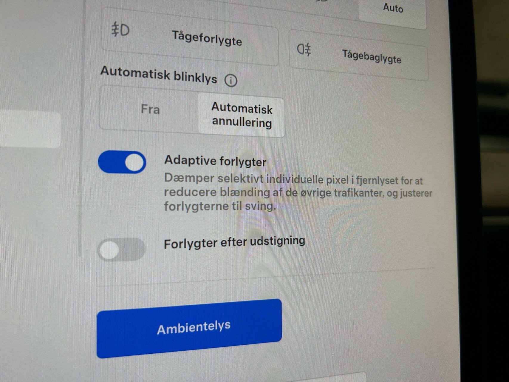 Sort Tesla Model Y fra 2023