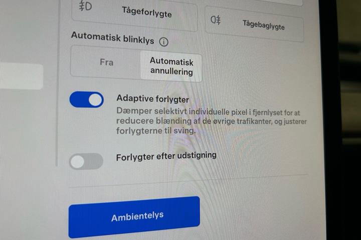 Sort Tesla Model Y fra 2023
