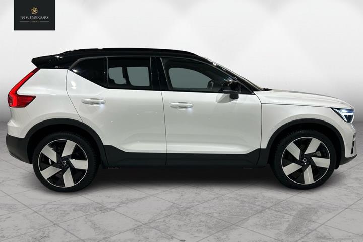 Hvid Volvo XC40 fra 2023