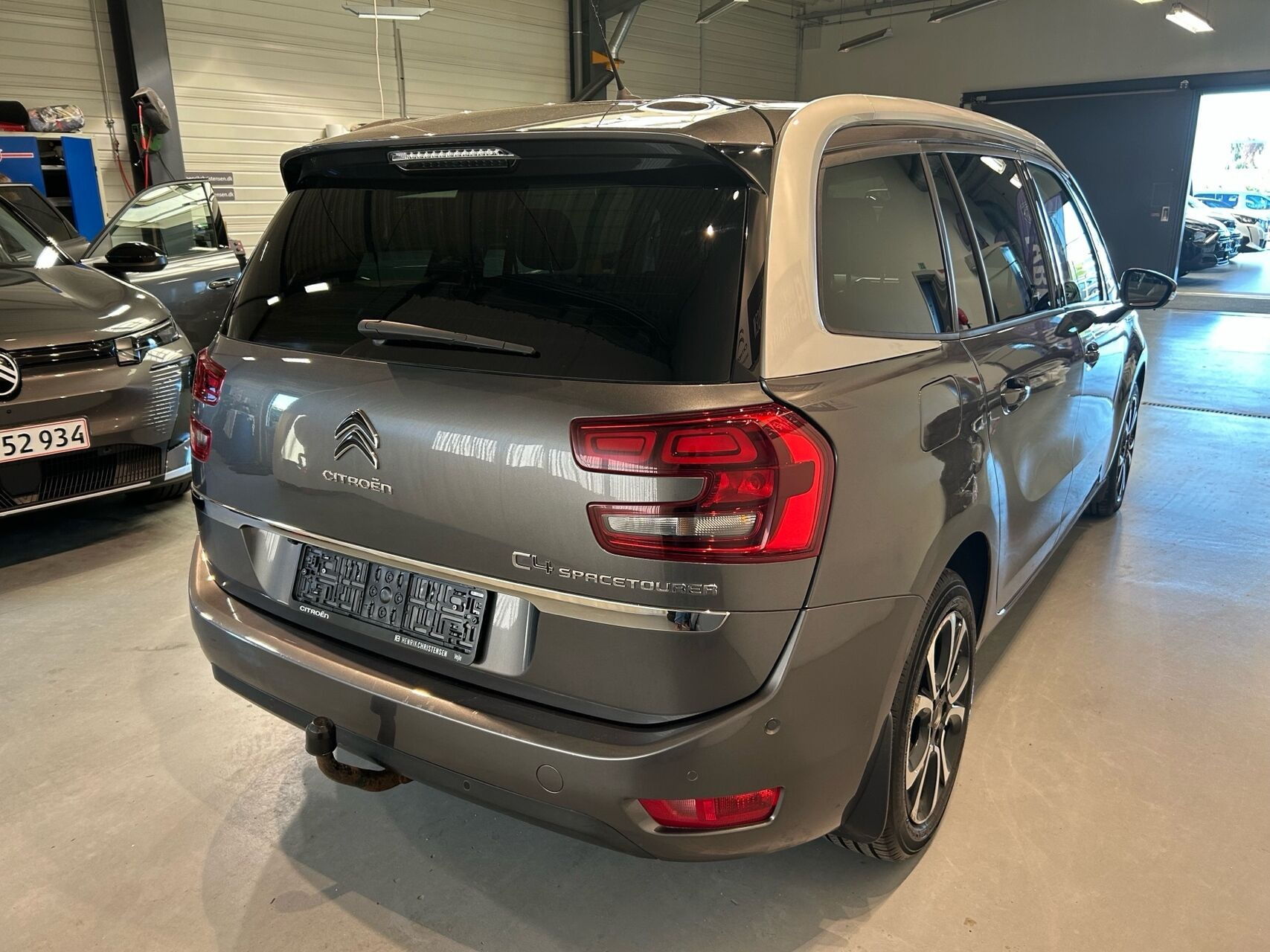 Grå Citroën Grand C4 SpaceTourer fra 2021