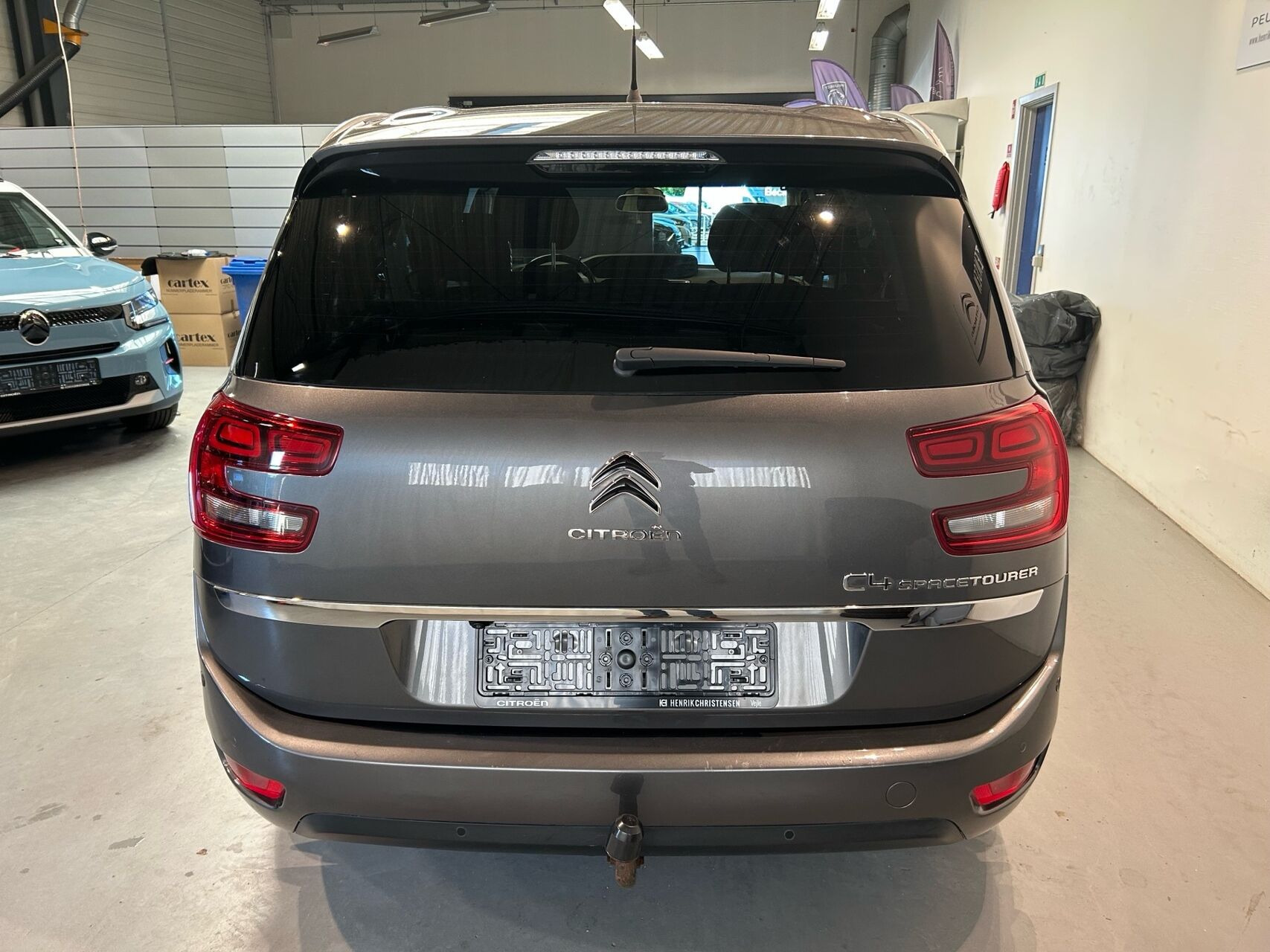Grå Citroën Grand C4 SpaceTourer fra 2021