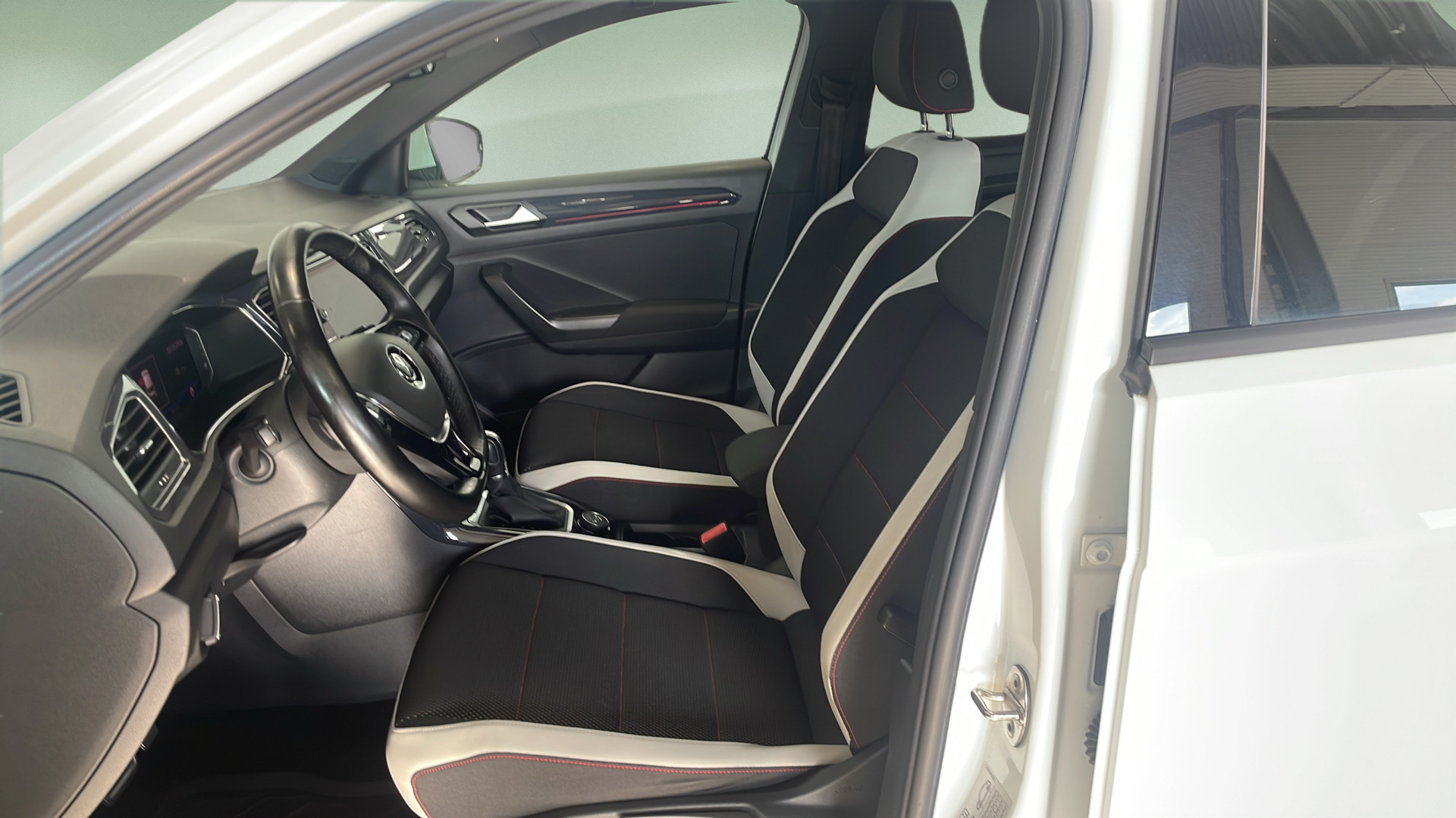 Hvid VW T-Roc fra 2018