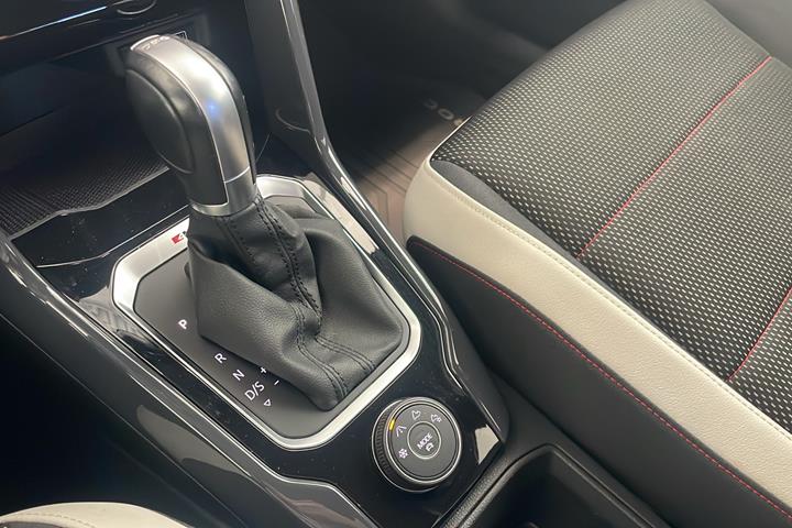 Hvid VW T-Roc fra 2018