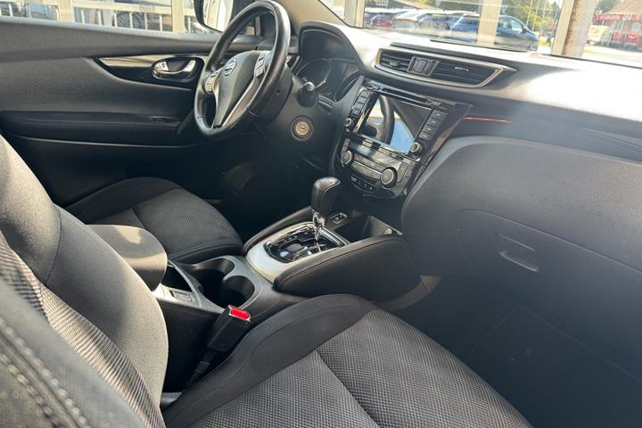 Bronze Nissan Qashqai fra 2016