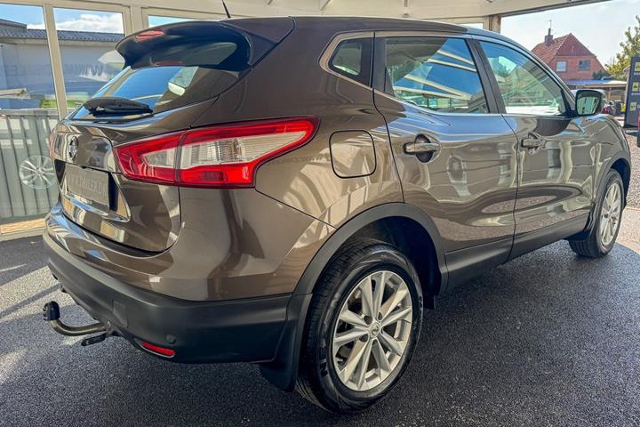 Bronze Nissan Qashqai fra 2016
