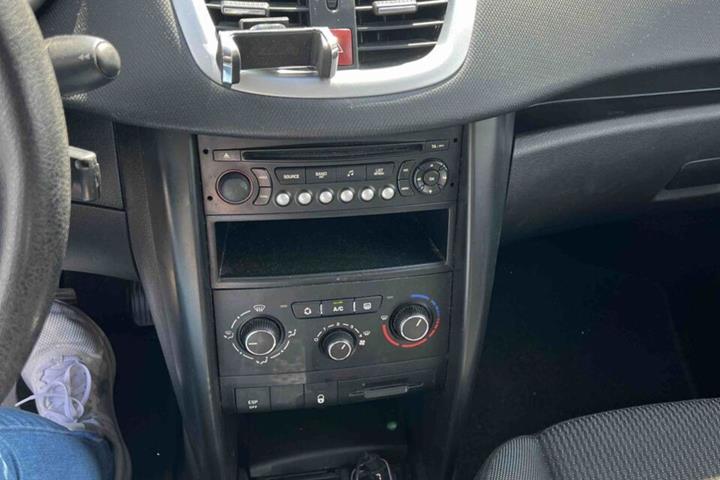 undefined Peugeot 207 fra 2010
