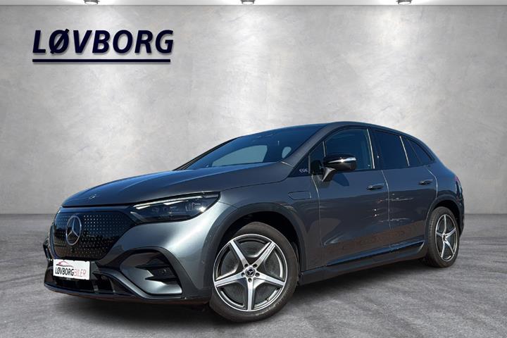 Grå Mercedes EQE350 SUV fra 2023 set udefra