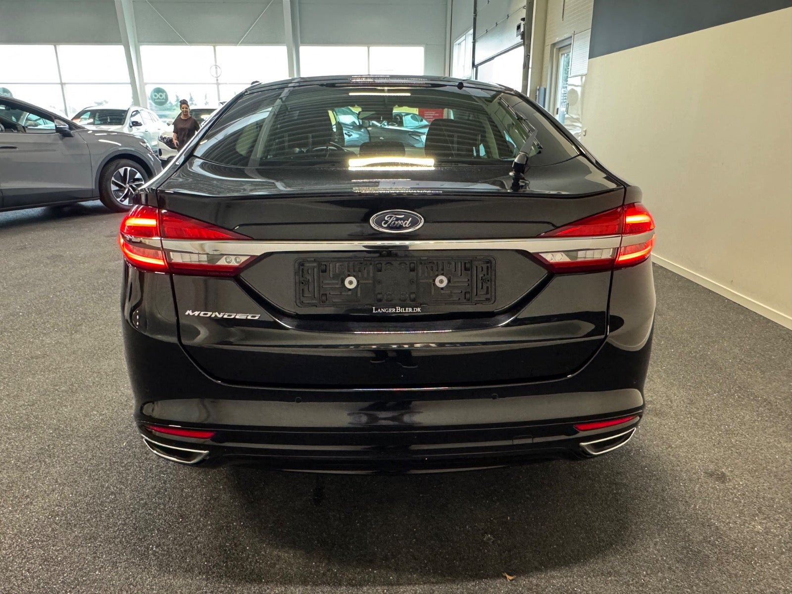Sort Ford Mondeo fra 2019