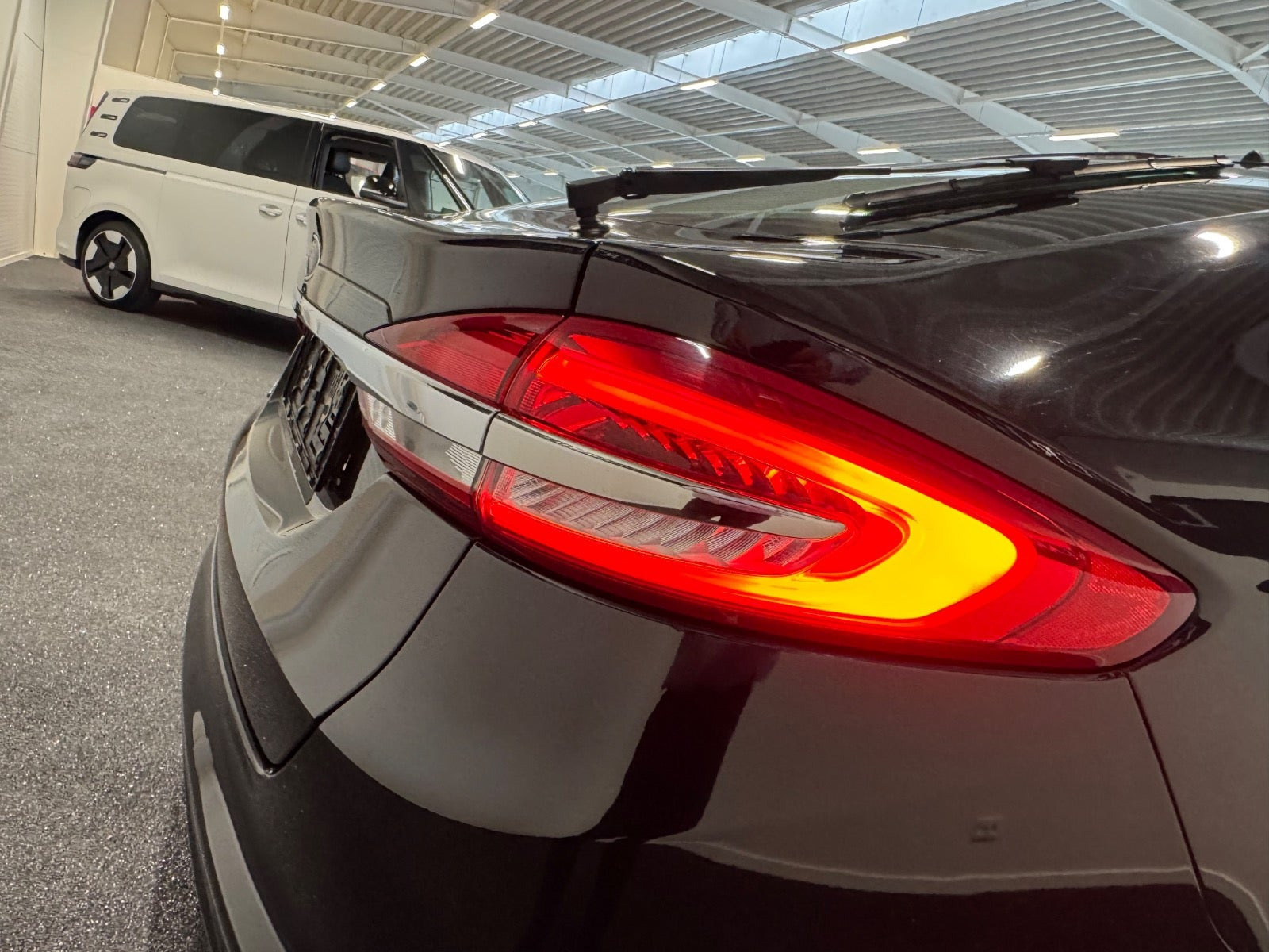 Sort Ford Mondeo fra 2019