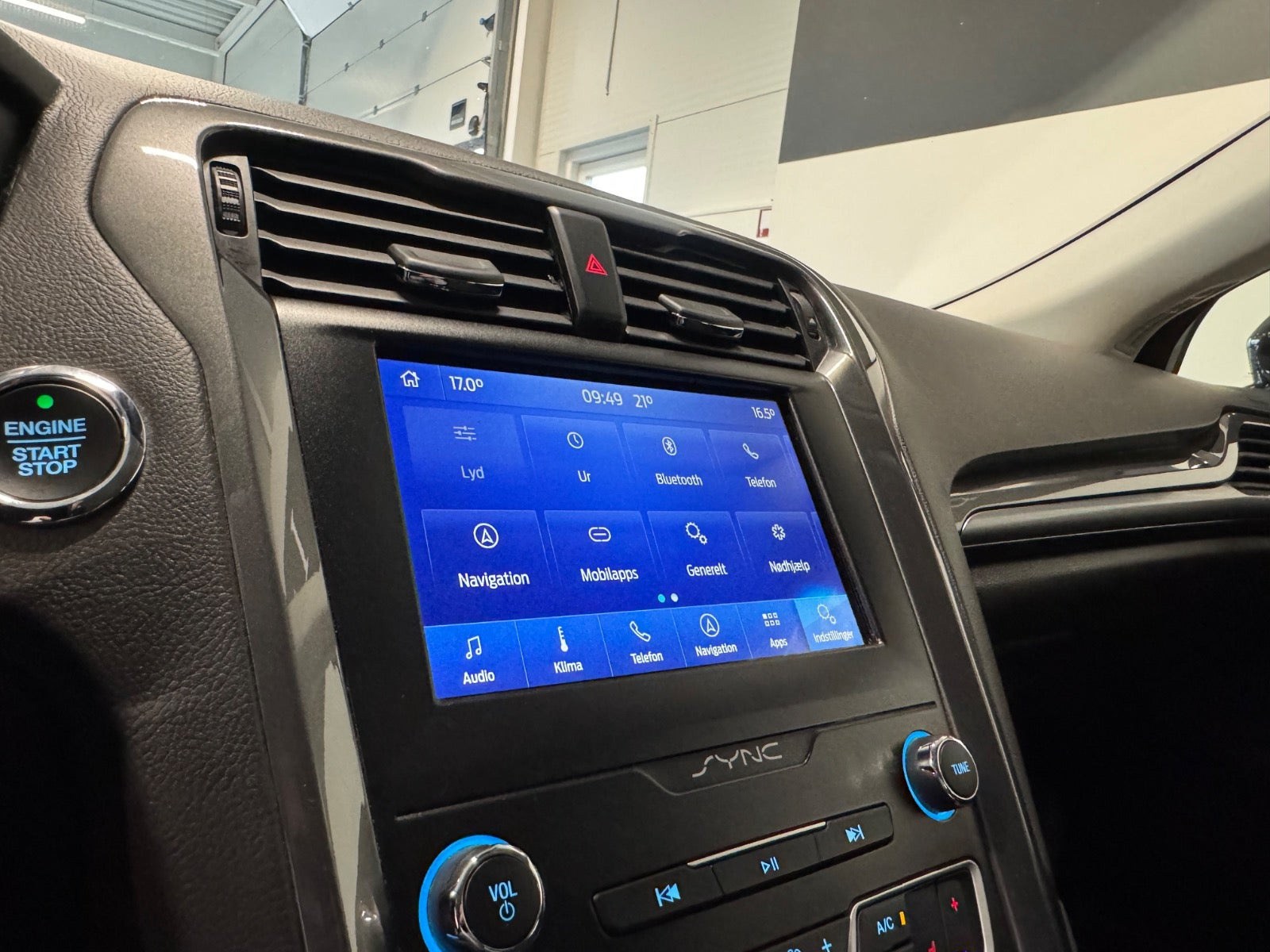 Sort Ford Mondeo fra 2019