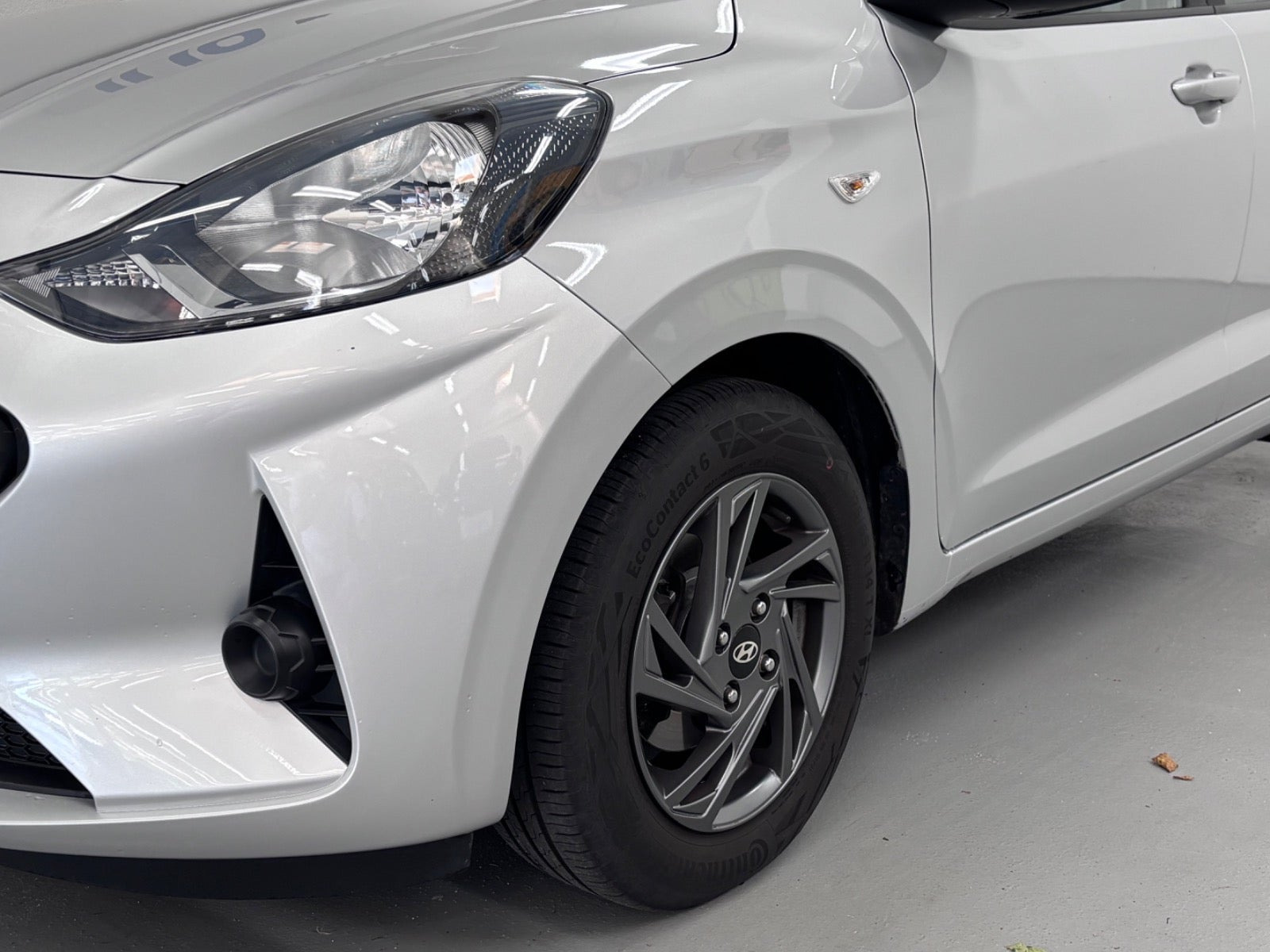 Sølv Hyundai i10 fra 2022