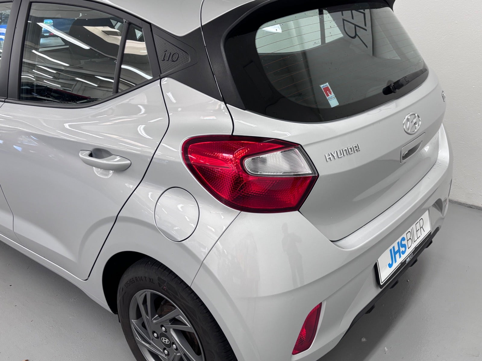 Sølv Hyundai i10 fra 2022