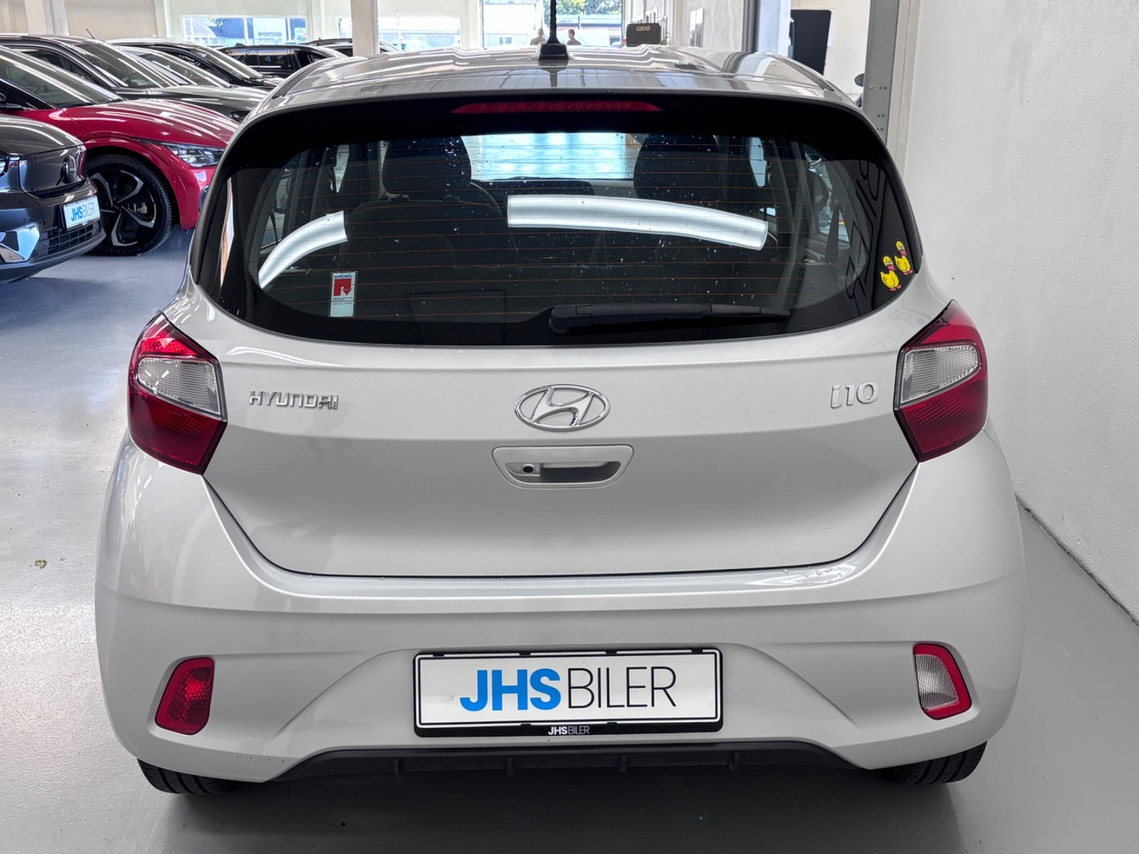 Sølv Hyundai i10 fra 2022