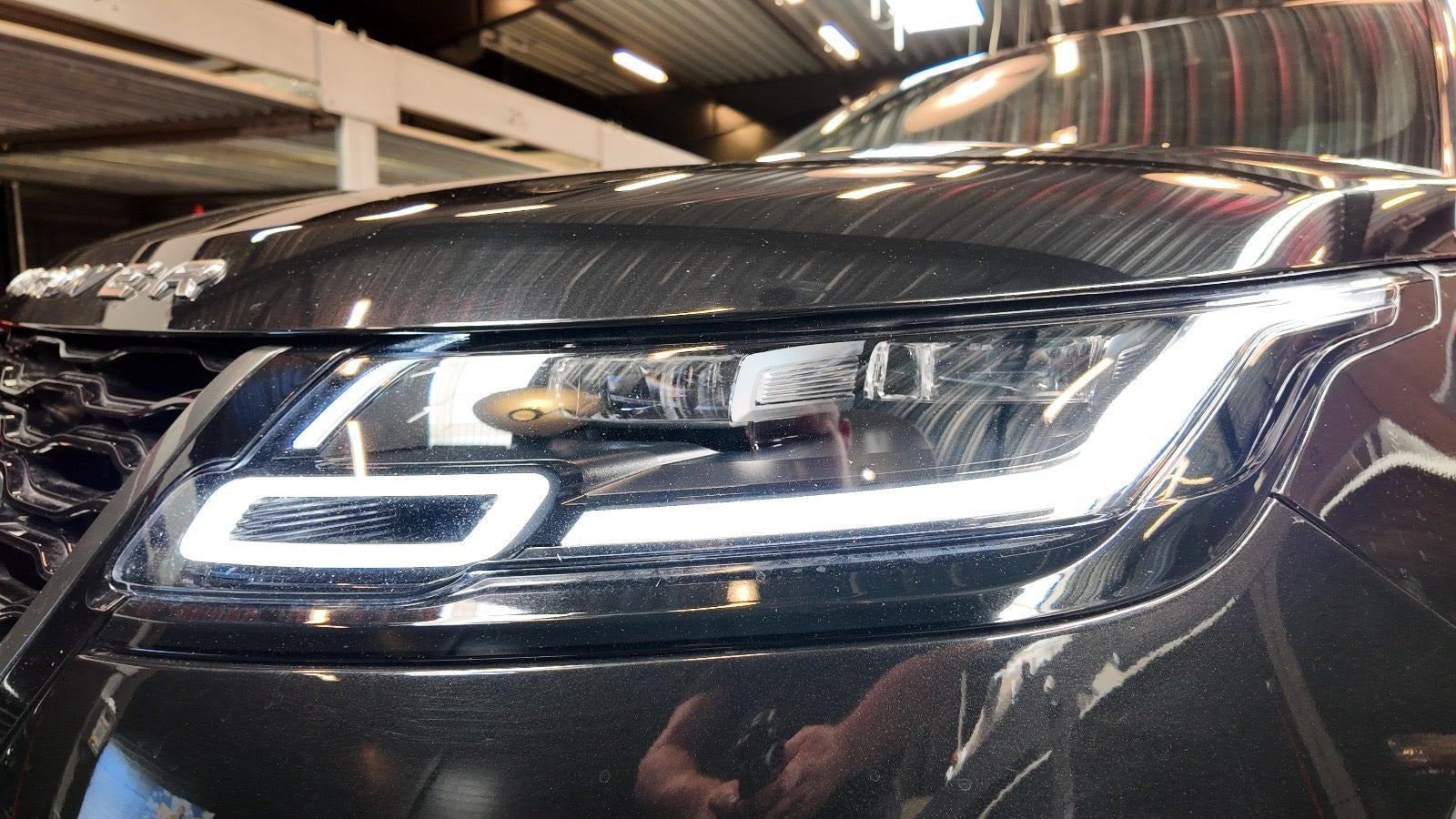 Sort Land Rover Range Rover Velar fra 2020